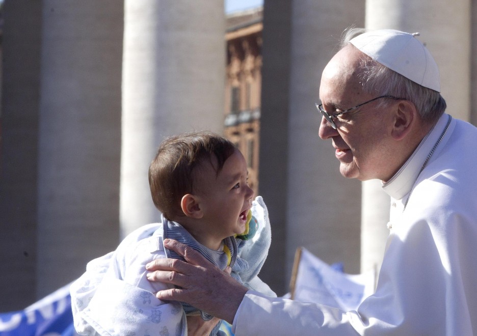 Preghiamo per un papa a fianco degli ultimi e in dialogo con tutti