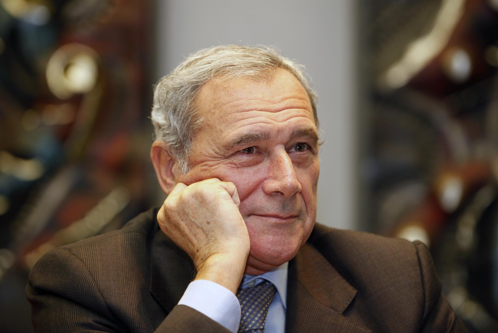 Pietro Grasso visita la mensa del Centro Astalli